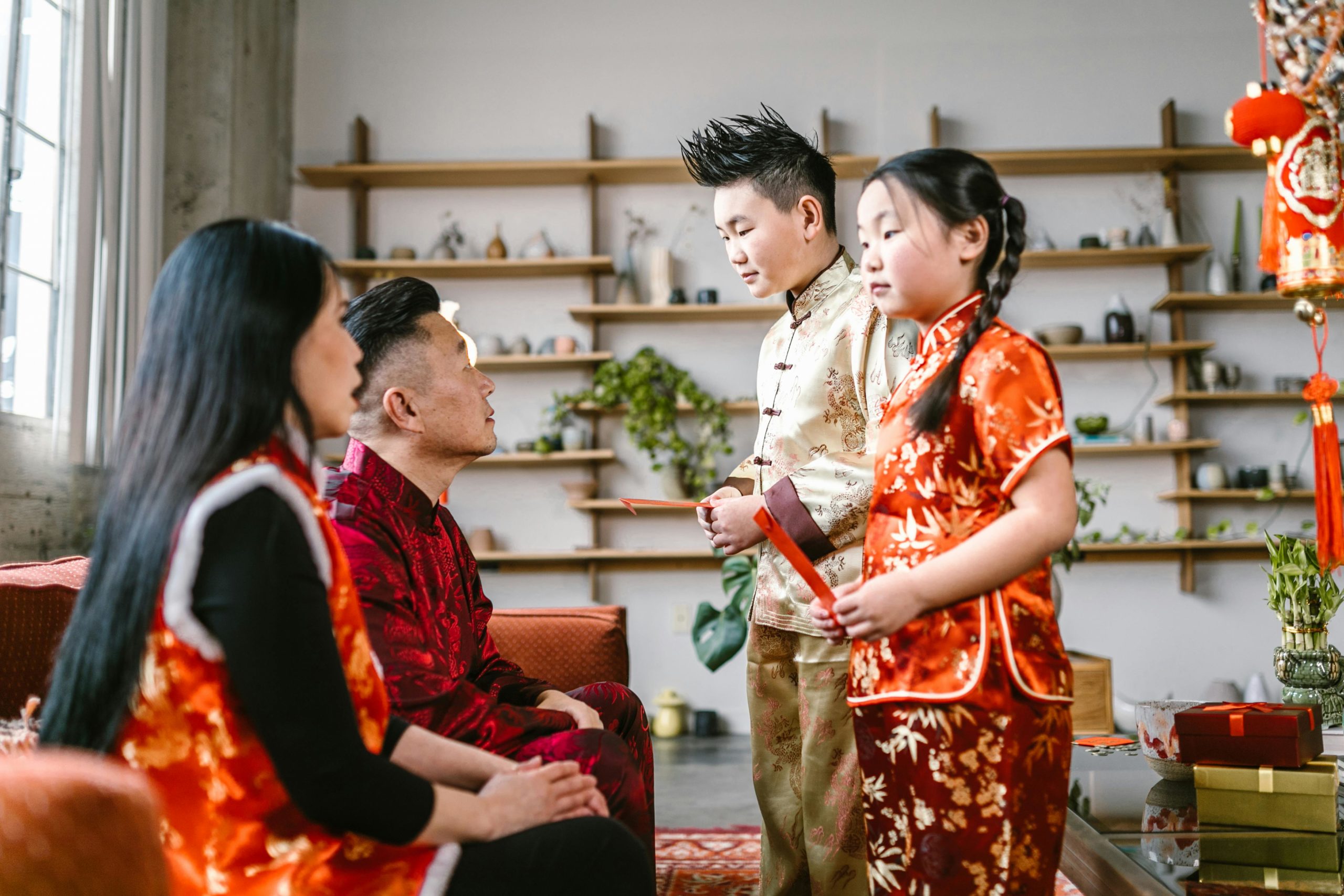 Kostenloses Stock Foto zu angpao, asien: menschen, brünette