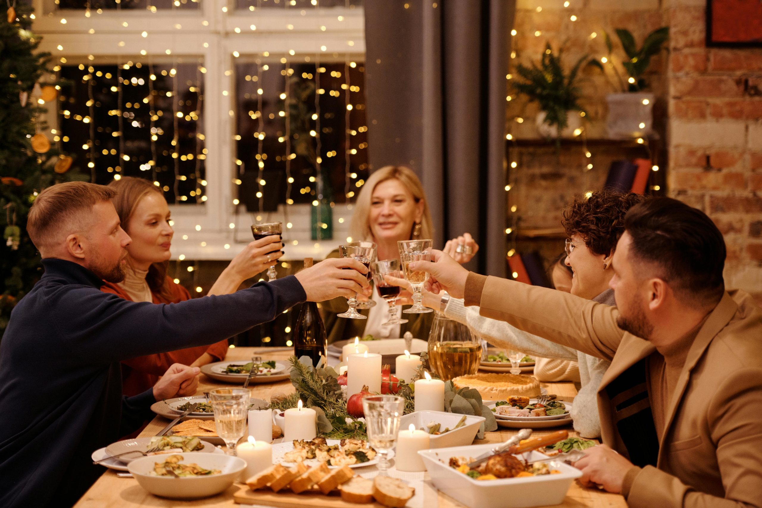 Familie, Die Zusammen Ein Weihnachtsessen Hat